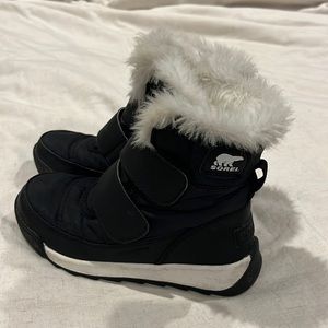 SOREL Girl’s snow boots with Velcro closure, size 11